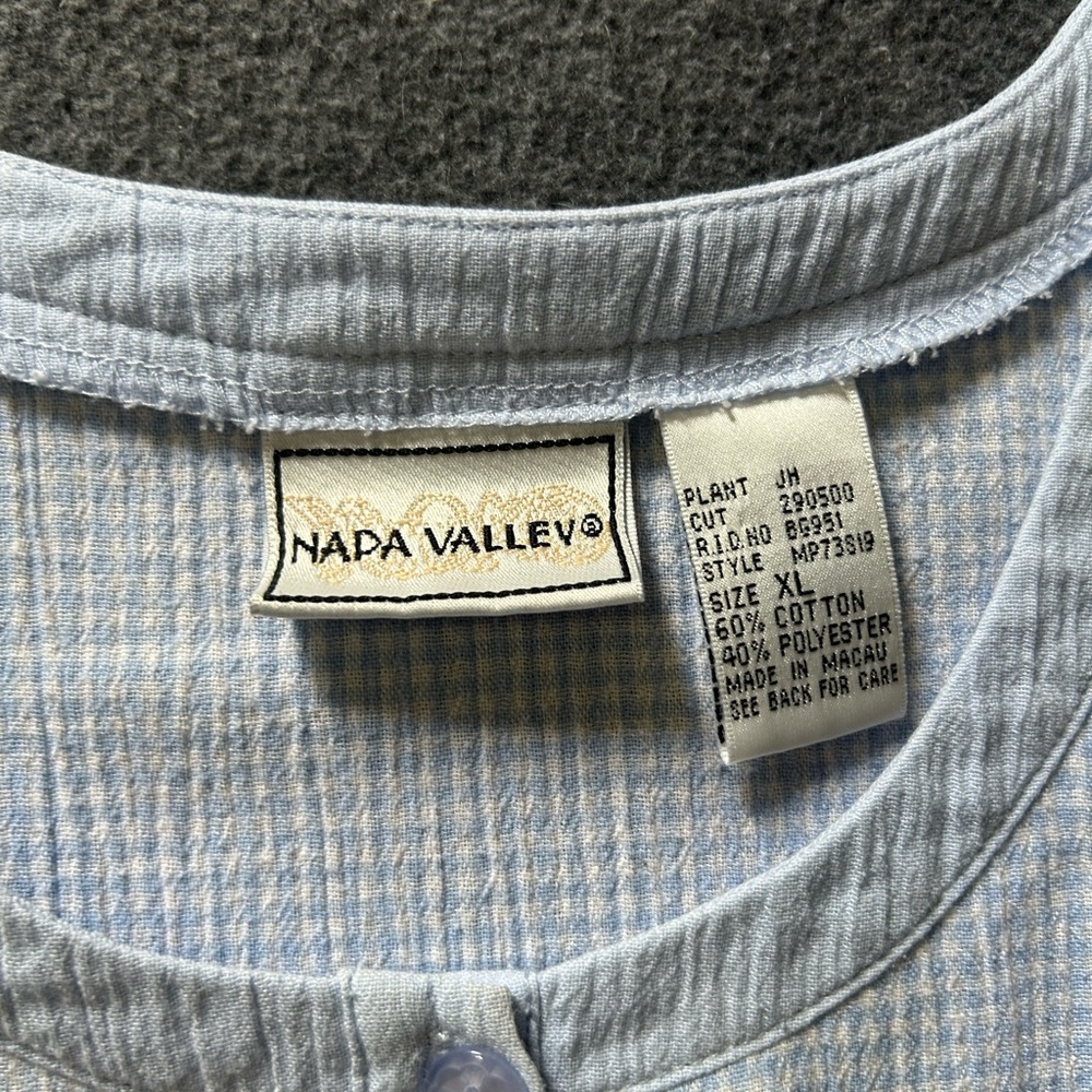 Embroidered Button-Up - Picture 4 of 6